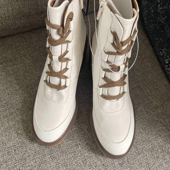 Off white boots with blue wallet & polka dot lining! - Picture 10 of 11